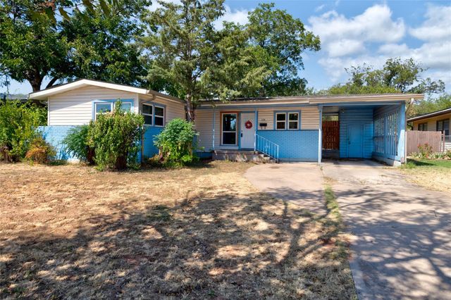1134 S Pioneer Dr — Elmwood West