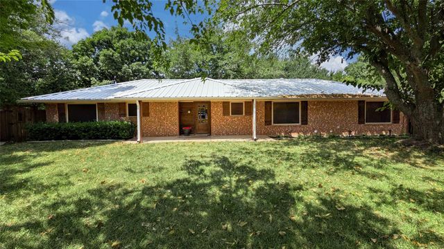 4270 Sir Lancelot Cir — Camelot Estate