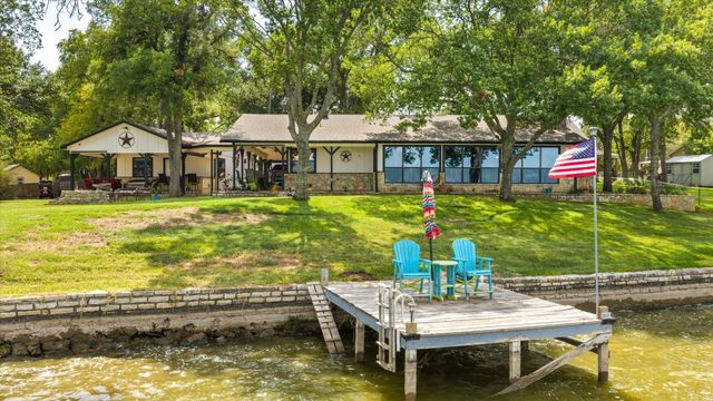 2537 Forest Park Dr — Oak Trail Shores Sec A