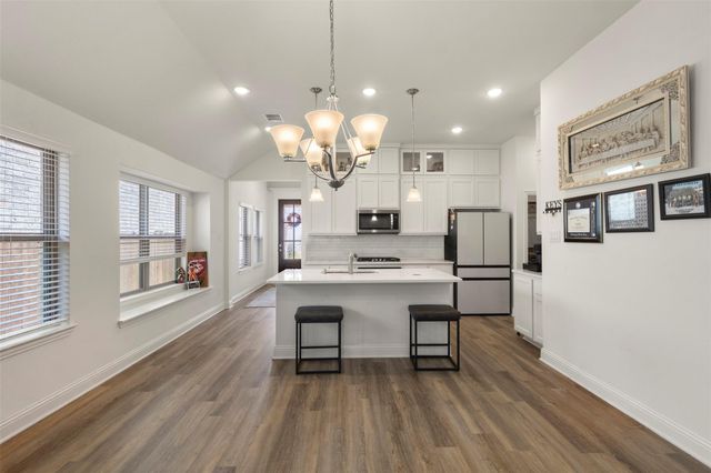 4131 Hudson St — Avondale Ph 1