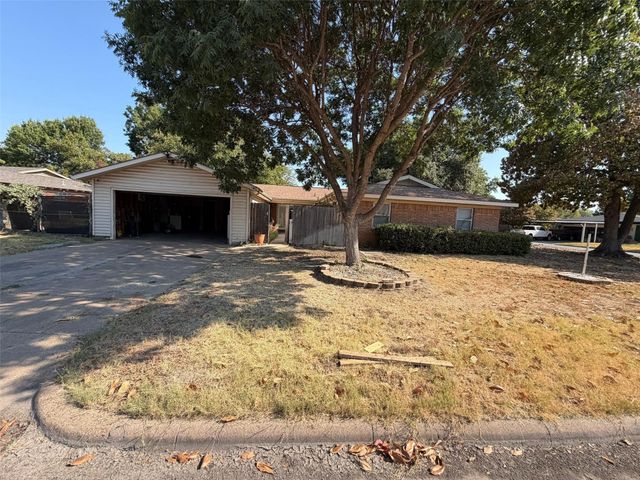 2121 Elton Rd — Oakridge Haltom City