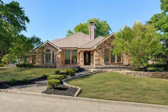 716 Ashley Dr — Wintergreen North II