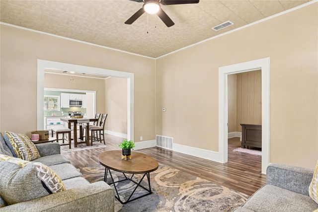 108 E Tyler St — Ennis-Dvv