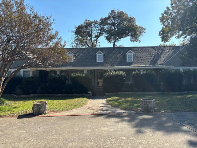 1216 Los Altos Ln — Winona Gardens