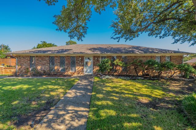 141 Villa Park Dr — Village  Estates