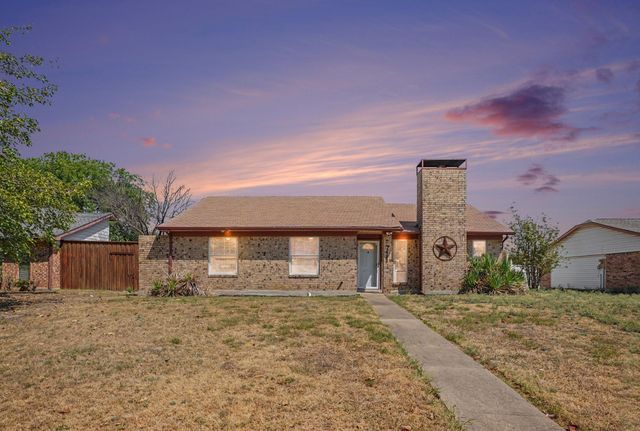 711 Valley Hill Rd — Town & Country Estates
