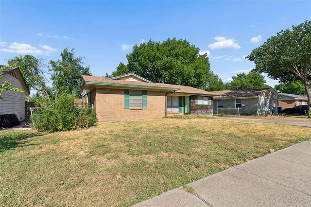 902 Mardi Gras Ln — Holiday Terrace #1