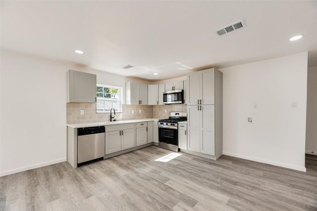 2820 Vinnie St — Whatley Add