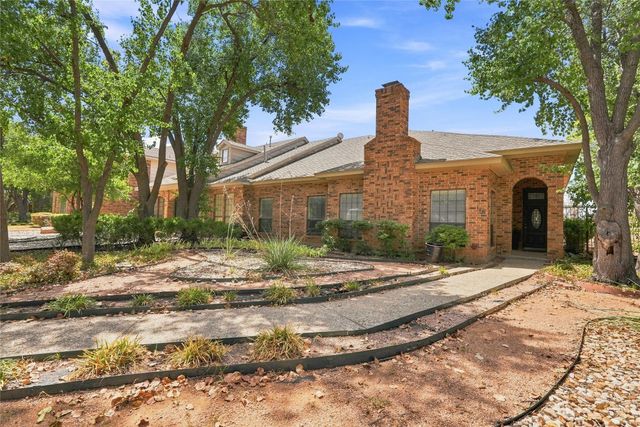 116 Lytle Place Dr — Lytle Place