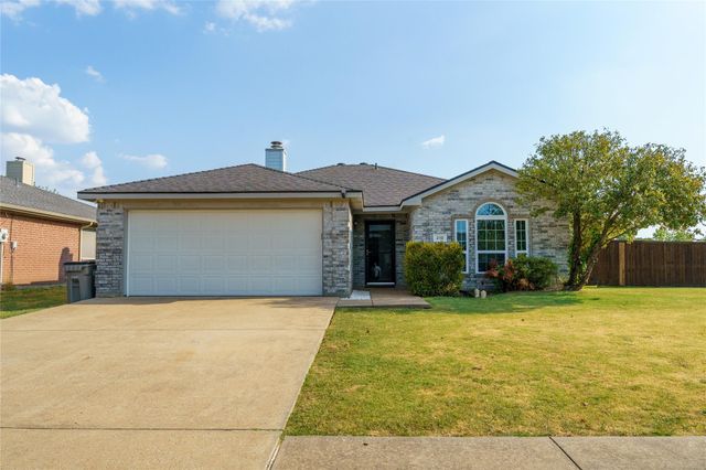 210 Lake Wichita Dr — Twin Lakes Ph II