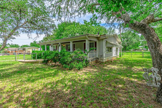 3007 Tanglewood Dr — Oak Trail Shores Sec F