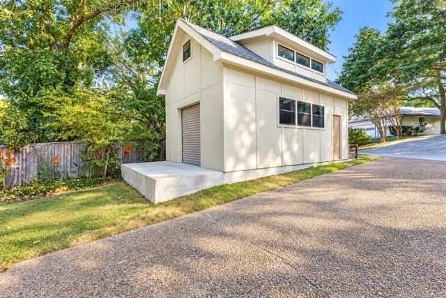 204 Lakehill Dr — Lakeridge Park