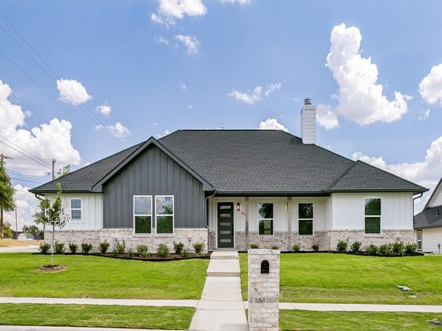 610 N Mill — Brackett