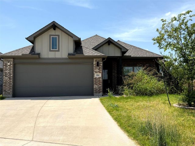 104 Tioga Cir — Buffalo Rdg Ph 6