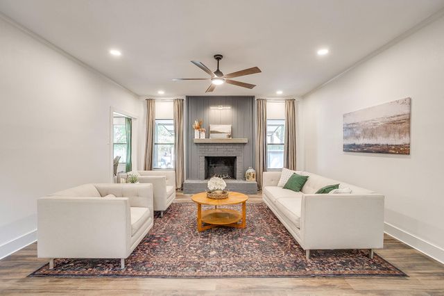 6824 Ridgewood Dr — Foster Village Add