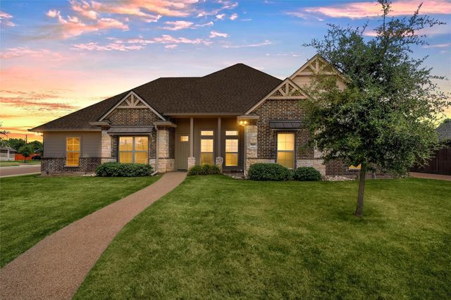 800 Gallant Fox Rd — Moonlight Park Ph I