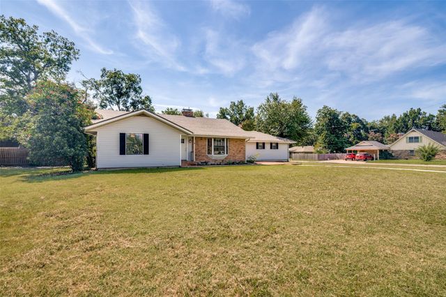 5405 Kayway Dr — Hilltop Add Sec # 3