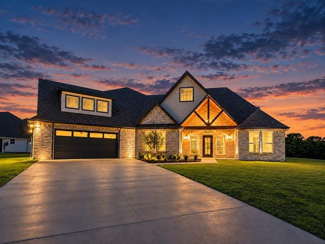 1838 County Road 2320 — Whispering Oaks Ph IV