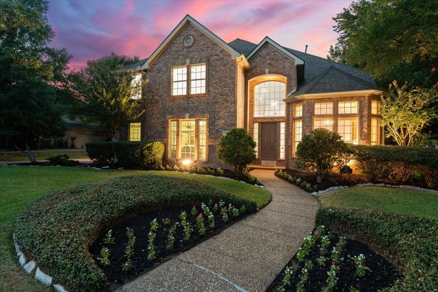 815 Forest Lakes Dr — Forest Lakes Estates Add