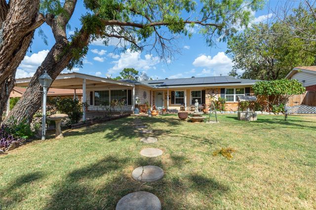 2001 Minter Ln — Green Acres