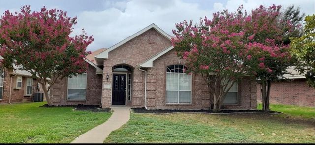 8001 Kings Ridge