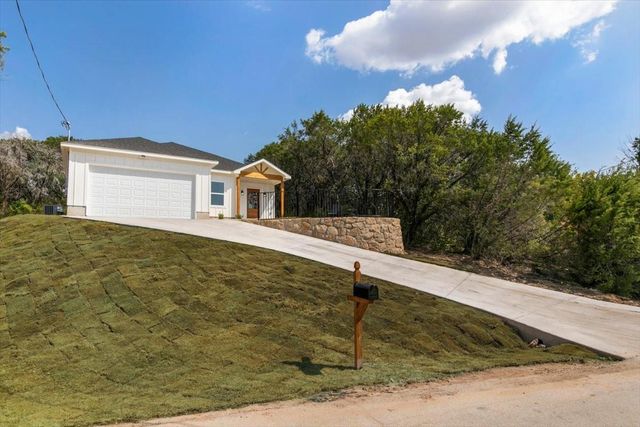 1001 Apache Ridge Rd — Comanche Harbor Sec C