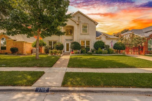 1702 Meridian Ct — Bloomfield At Hidden Lakes