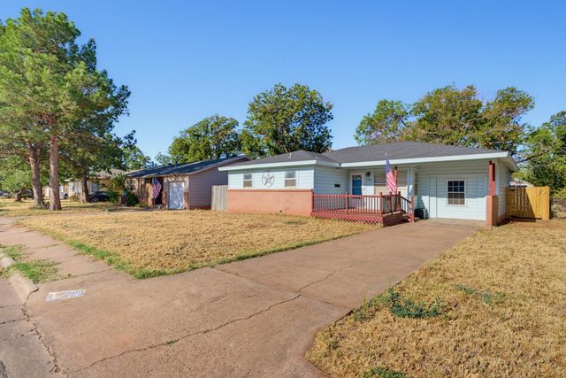 750 Westview Dr — Westview Park