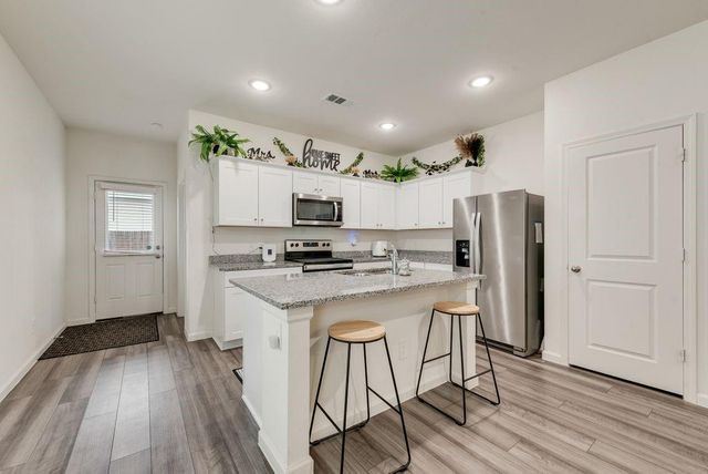 6416 Bishop Dr — Windmill Farms Ph 6a