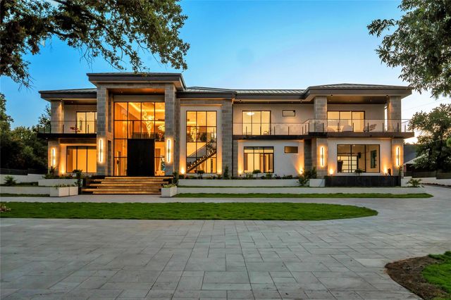 2706 N Carroll Ave — Quail Creek Estates