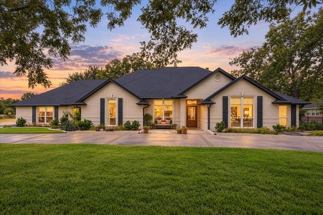 9604 Champions Dr — Pecan Estates Sec 3