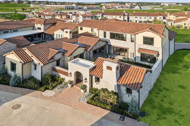 12 Cardona — Westlake Entrada