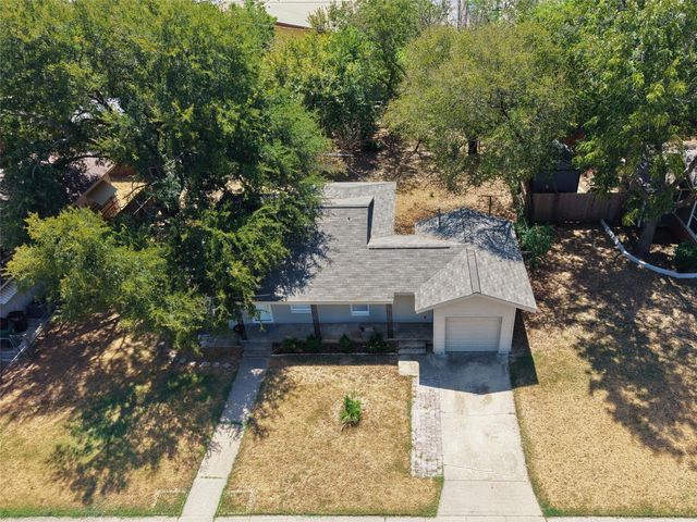 424 E Ellen Ave — Holder Estates