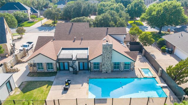 61 Glen Abbey St — Fairways