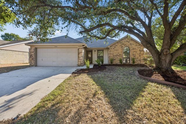 7208 Meadowbrook Dr — Bristol Square