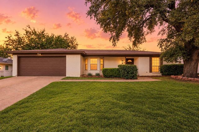 7613 N Richland Blvd — Holiday North Add