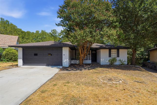 439 Shorewood Dr — Fairmeadows Add 10