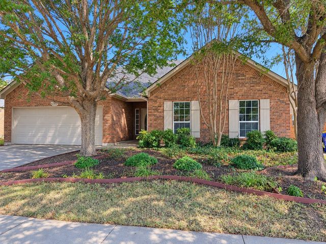 6549 Blue Grass Dr — Foster Village Add