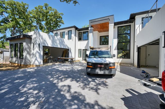 2919 Sutton Pl — Freshour