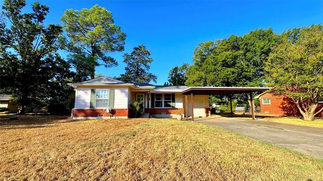 205 Davidson Dr — Roberts Park