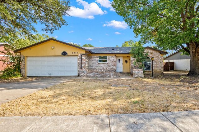 6428 N Stardust Dr — Astor Heights Add
