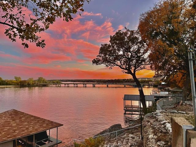 400 W Atchley Dr — Kennon Atchley