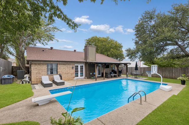 6512 Highview Ter — Foster Village Add