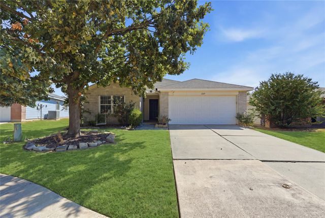 1209 Ash St — Oak Hollow Estates Ph 2