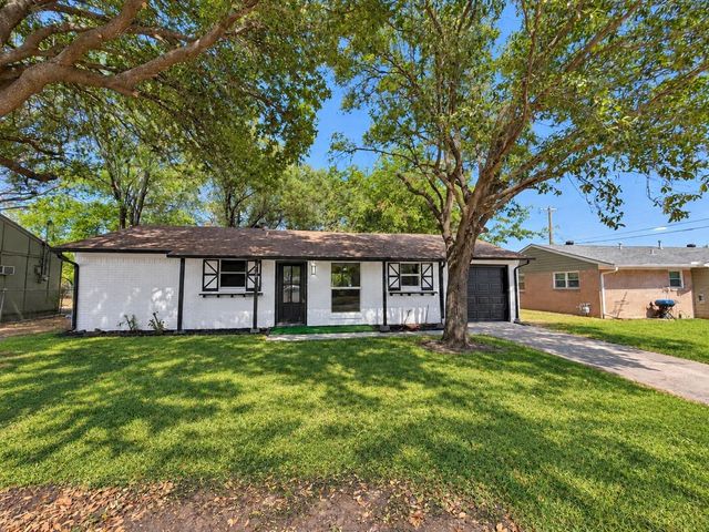 708 SW Southridge Dr — Summercrest
