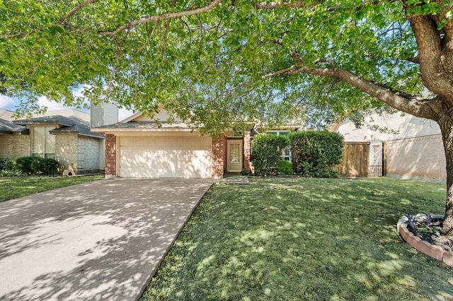 5645 Cancun Dr — Holiday West Add