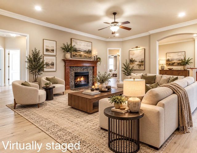 315 Castle Hill Dr — Castle Hill Estate Ph 01