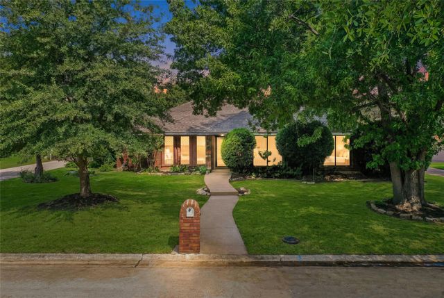 229 Turpin Dr — Village Estates 3