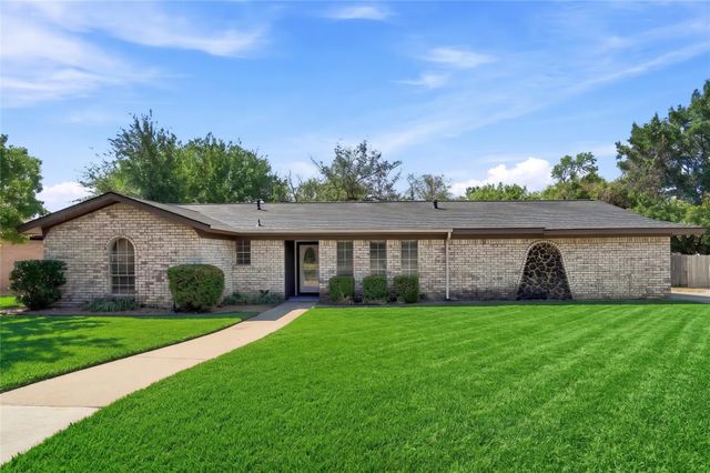 509 Hillside Rd — Colleyville Estates