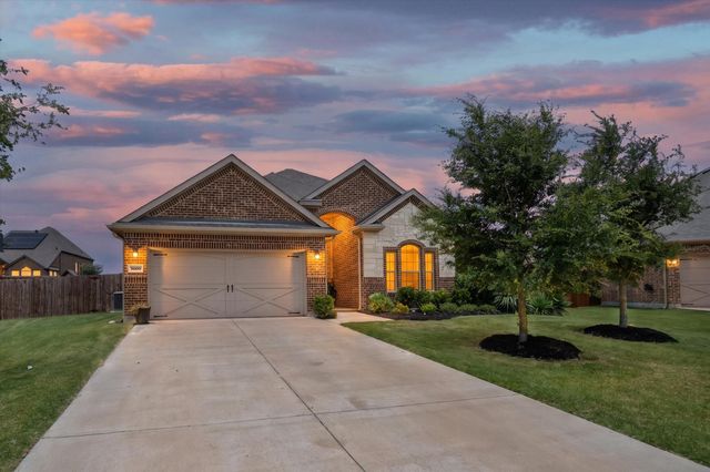5600 Log Cabin Ct — Dove Creek